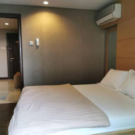 Two Bedroom Apartment At El Royale Hotel Bandung Exterior foto